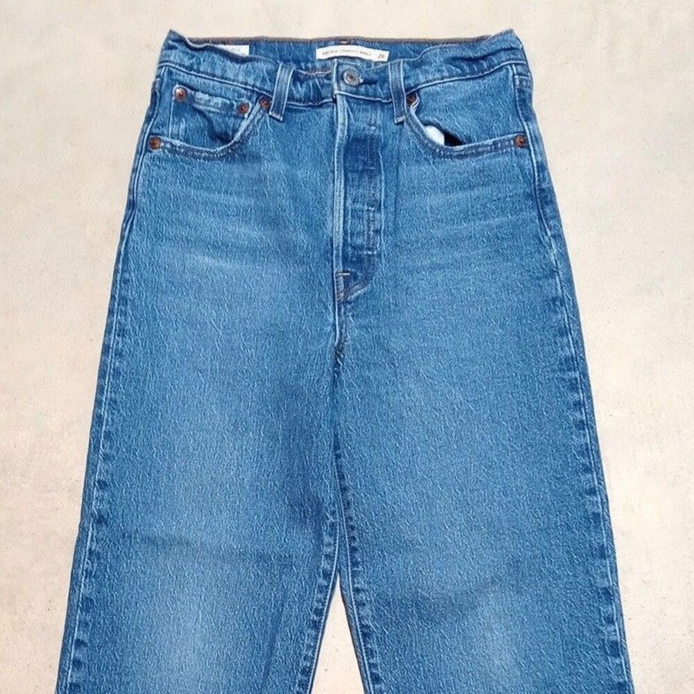 Levi's Premium Ribcage Straight Ankle Jeans Size 26 (26x27) Medium Wash - Picture 2 of 13